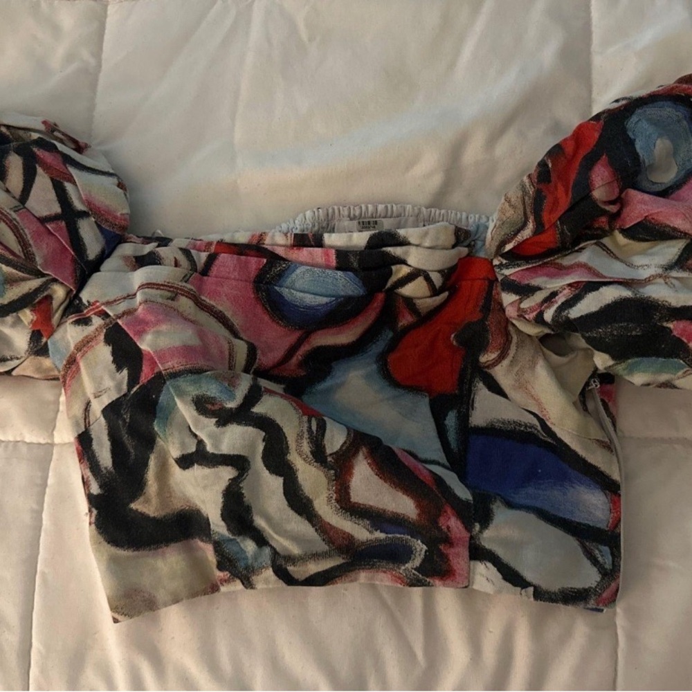 Elliatt Red and Blue Graphic Crop Blouse